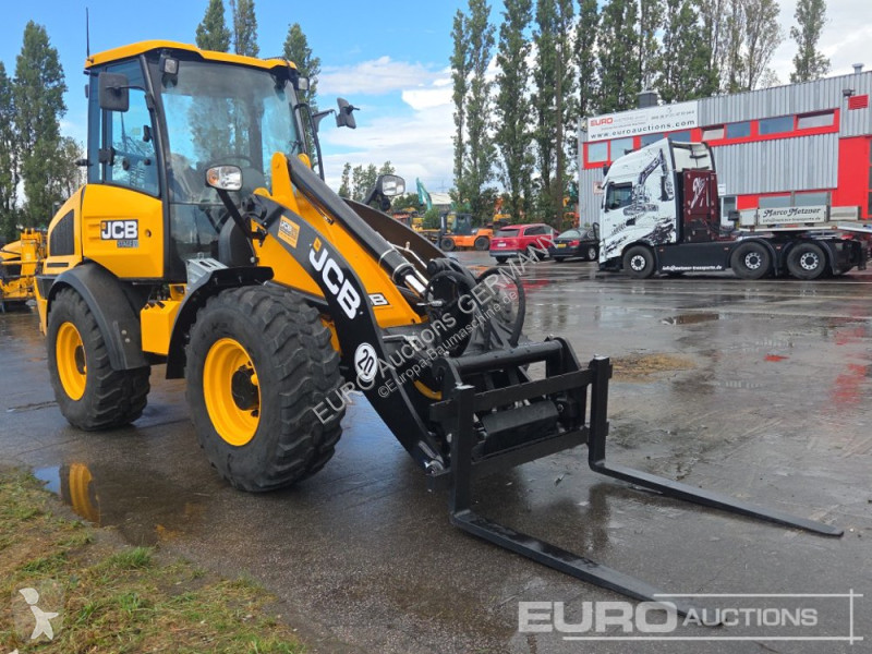Shovel JCB 409