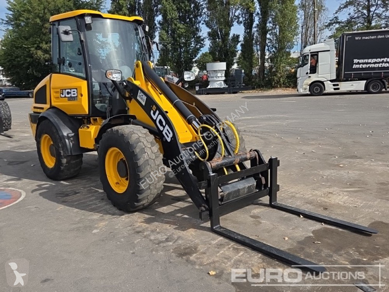 Товарач JCB 409