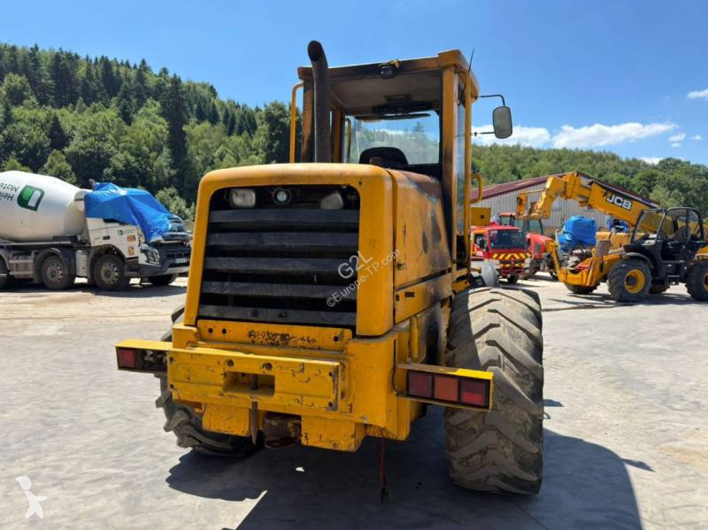 Nakladač JCB