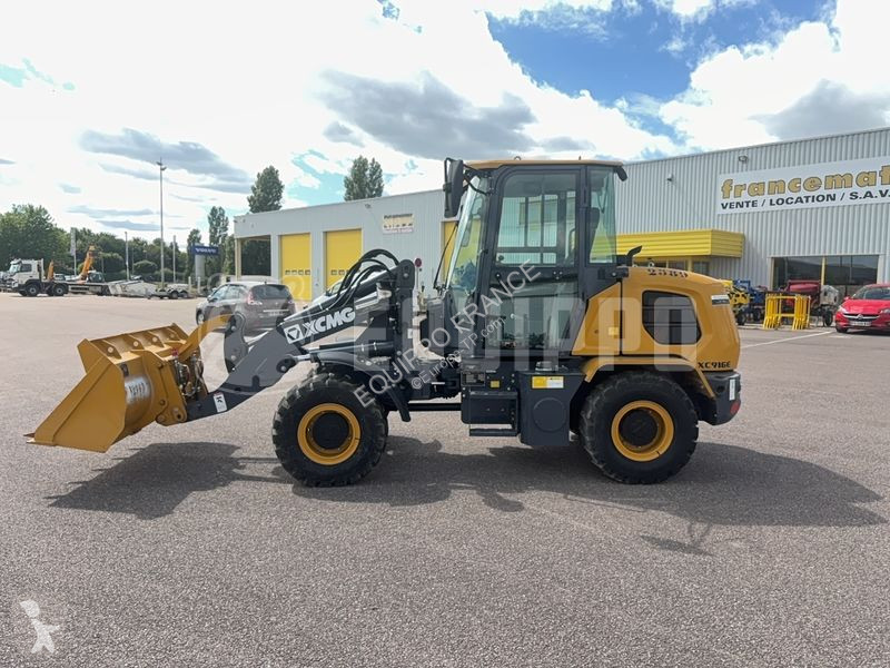 Nakladač XCMG XC916E with bucket and forks