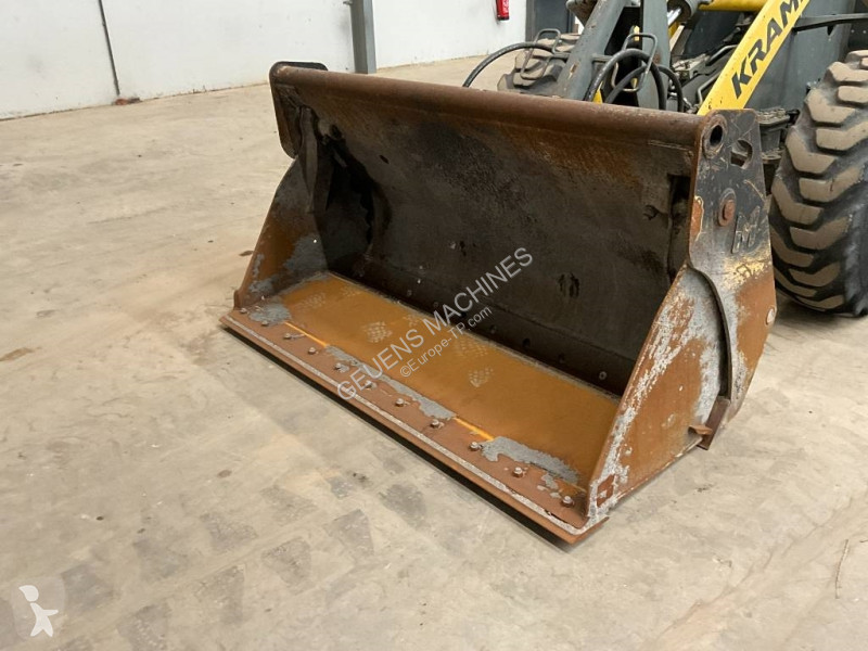 Nakladač Kramer 5075