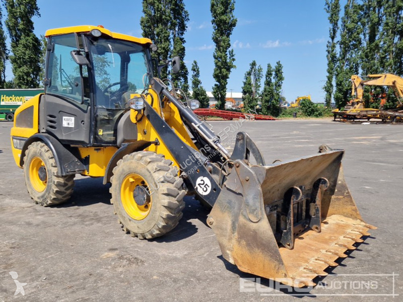 مُحمّلة JCB 406