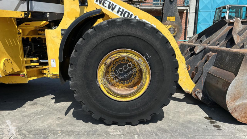 Фронтальный погрузчик New Holland