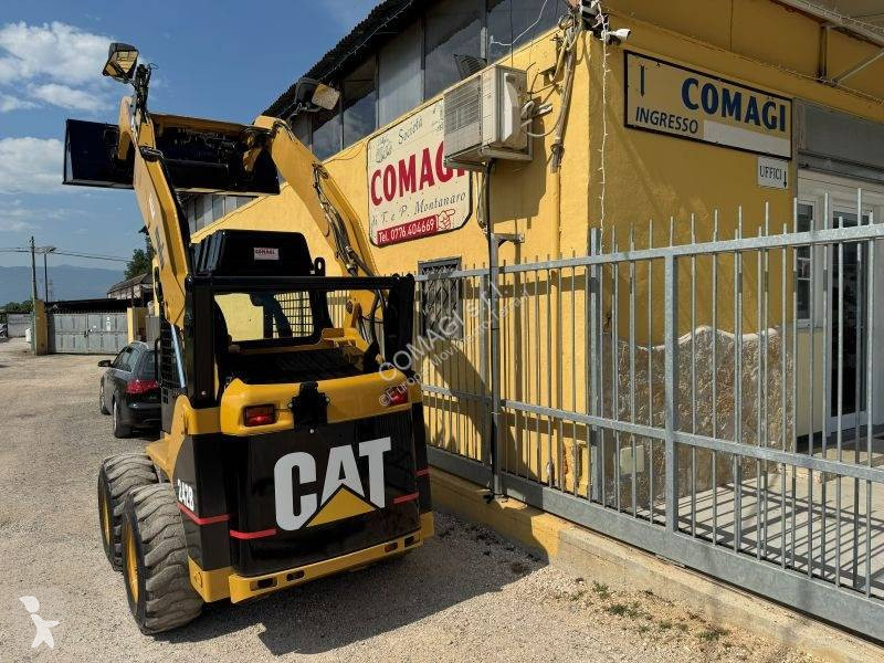 مُحمّلة Caterpillar 242B