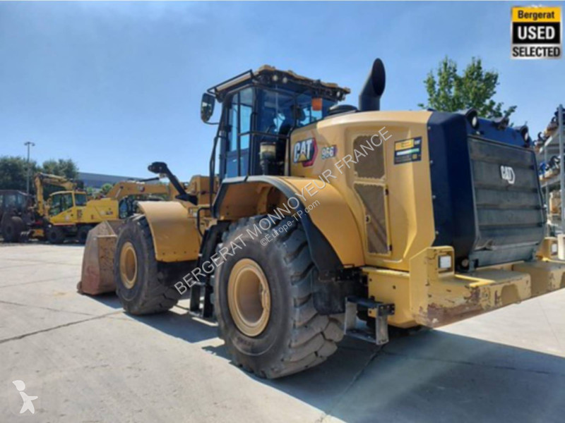 Nakladač Caterpillar 966