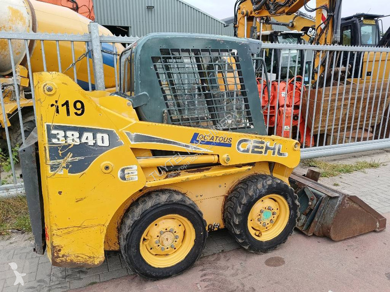 Nakladač Gehl 3840 schranklader bobcat skidsteer