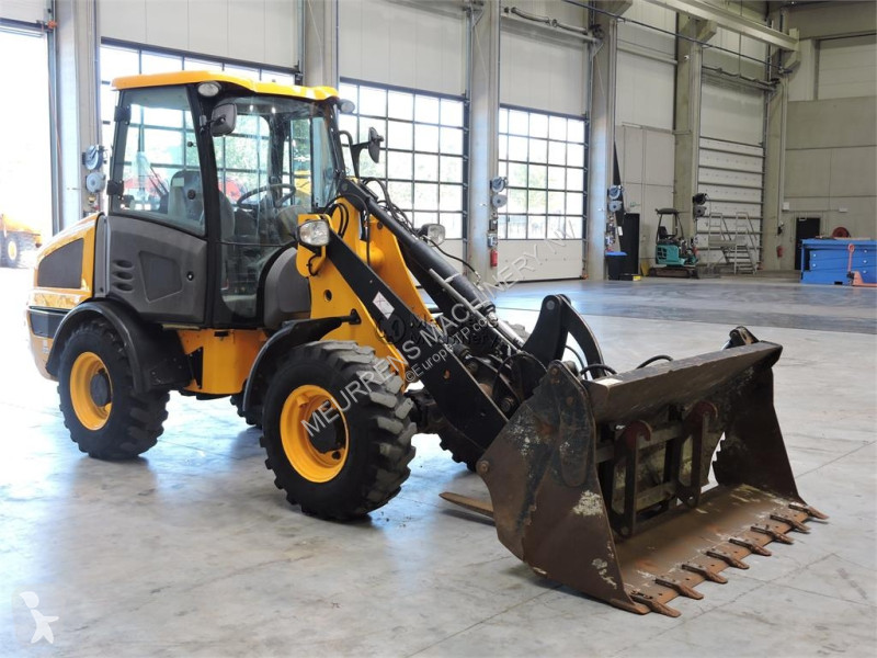 مُحمّلة JCB 406 + Fork