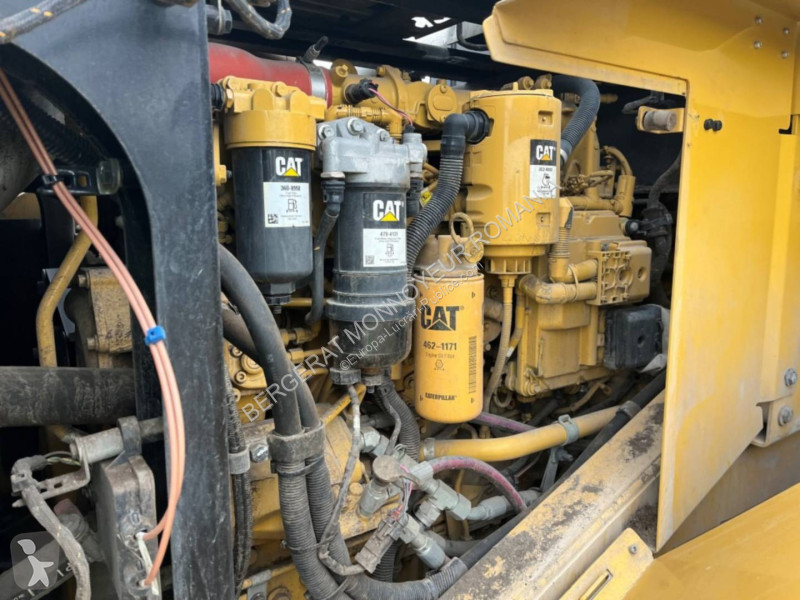 Nakladač Caterpillar 950M