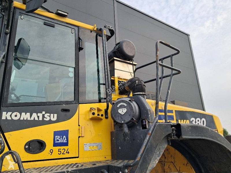 مُحمّلة Komatsu 8