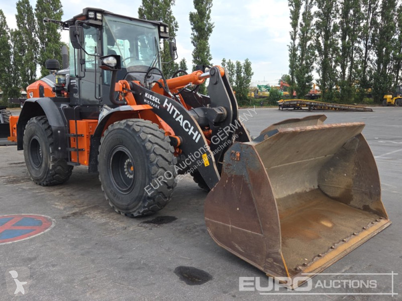 Nakladač Hitachi 7
