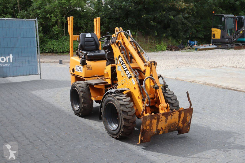 Nakladač  HT25J