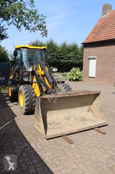 Nakladač JCB T4