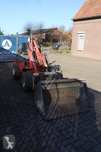 Nakladač Fuchs F853H