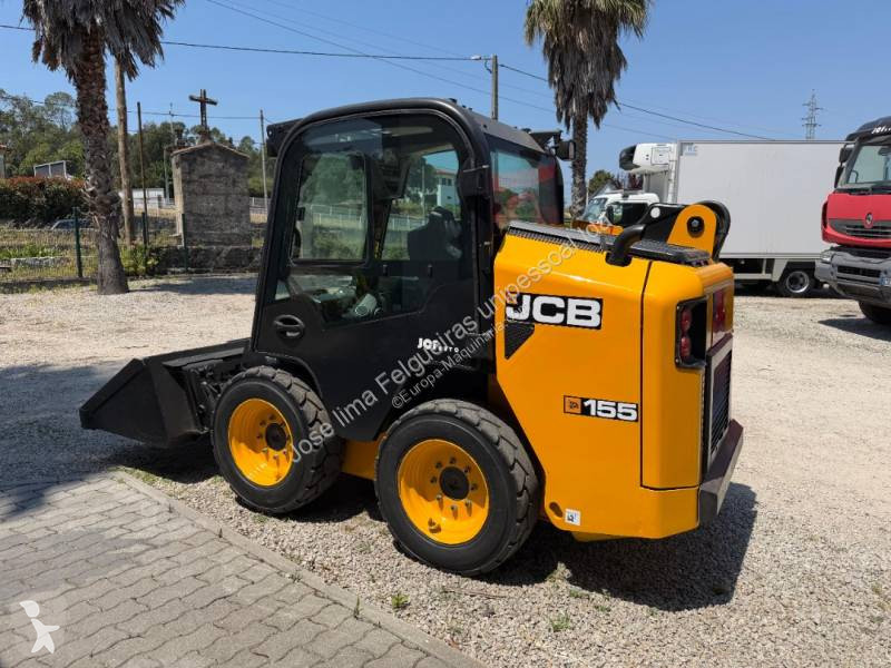 Nakladač JCB 155