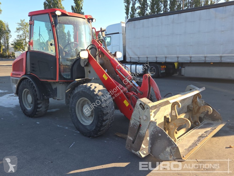 Nakladač JCB 407