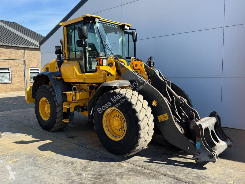 Nakladač Volvo - Quick Coupler / 3th Function