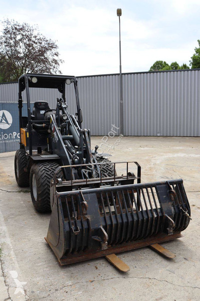 Chargeuse Giant V452T
