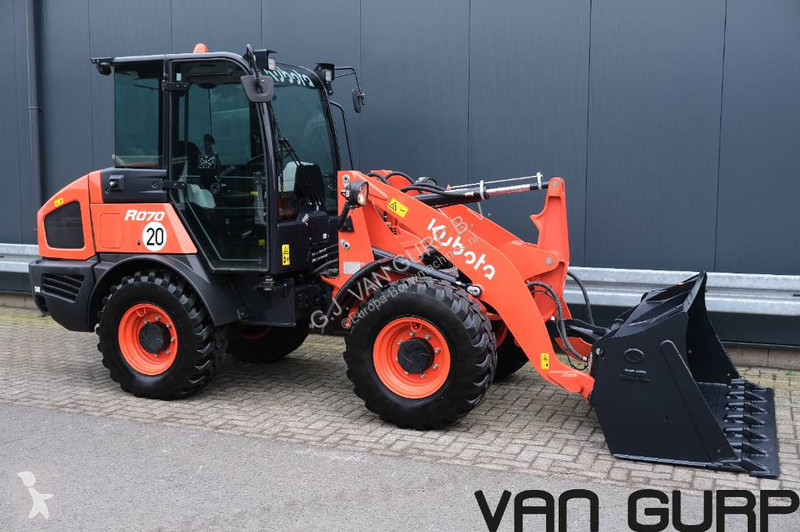 Pala cargadora Kubota R 070 | 2023 | 740h |...
