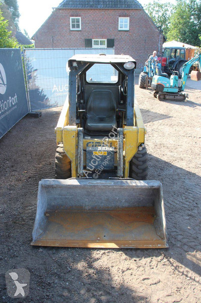 Chargeuse Gehl 3840