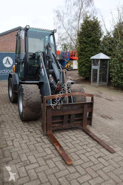 Chargeuse Giant V881T