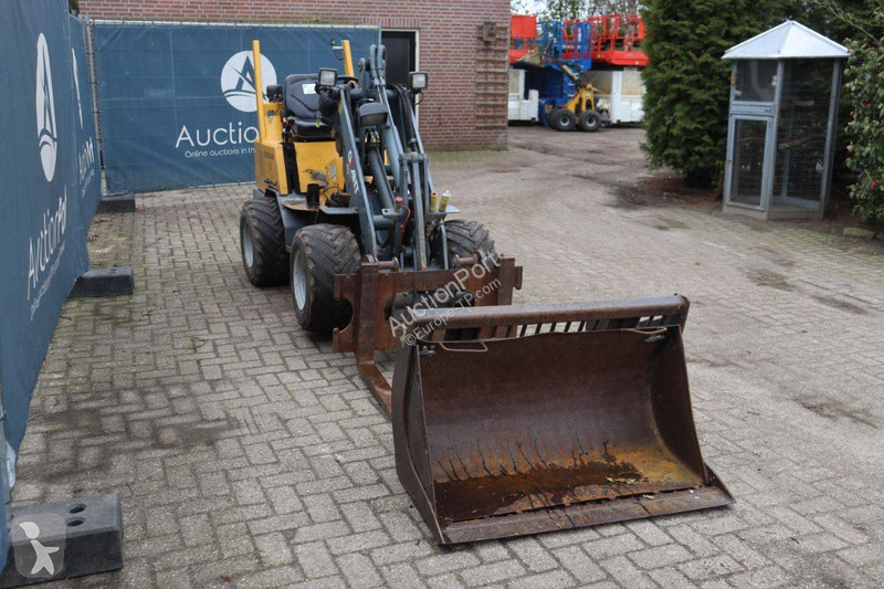 Chargeuse Giant D262SW
