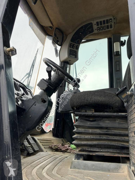 Навантажувач Caterpillar