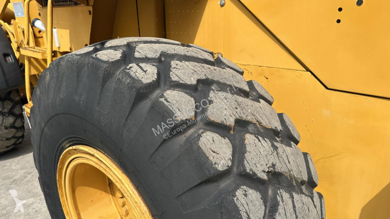 Навантажувач Caterpillar