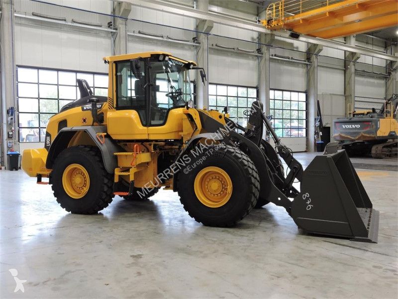 مُحمّلة Volvo New Bucket + Tyres