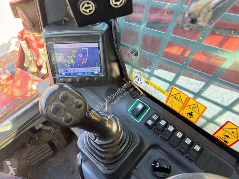 Shovel Takeuchi TL10V-2