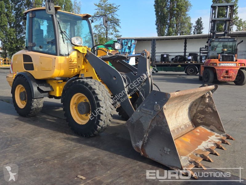 Pala cargadora Volvo L28F