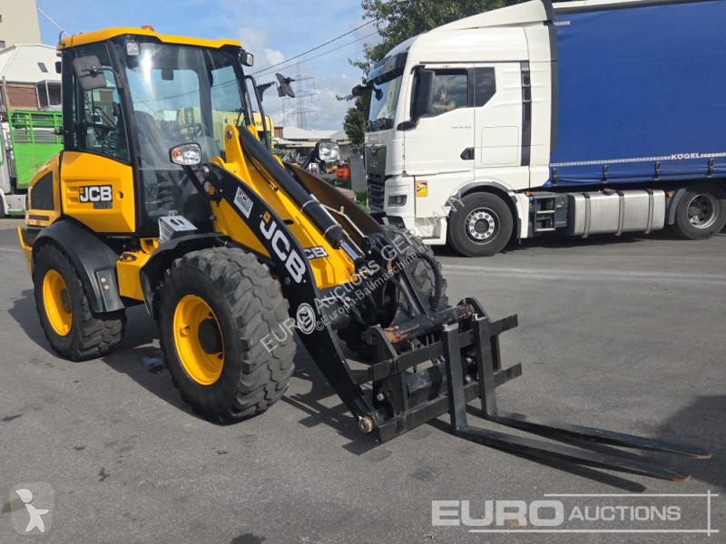 Lastare JCB 409