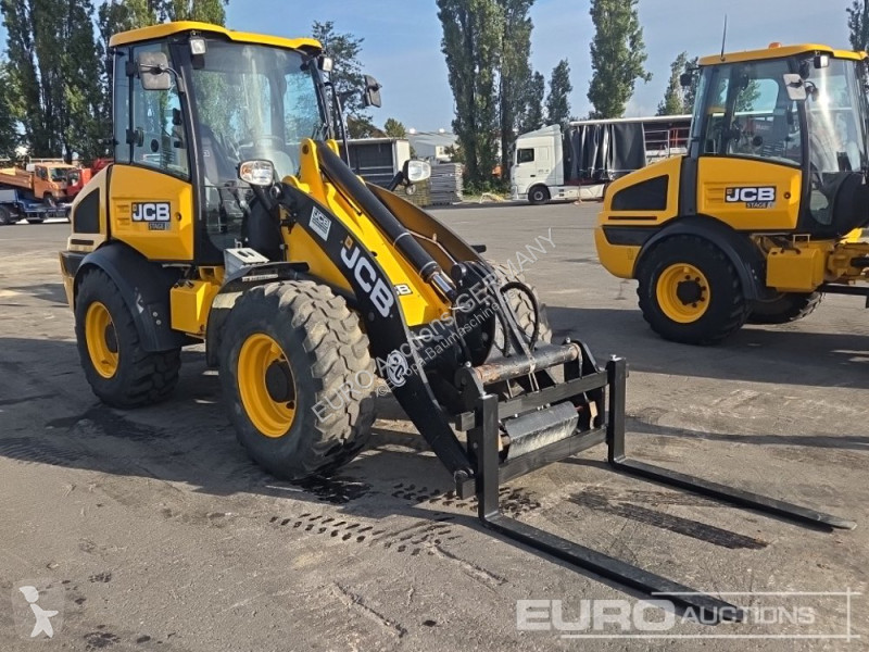 Lastare JCB 409