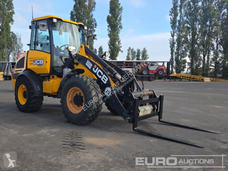 Lastare JCB 409