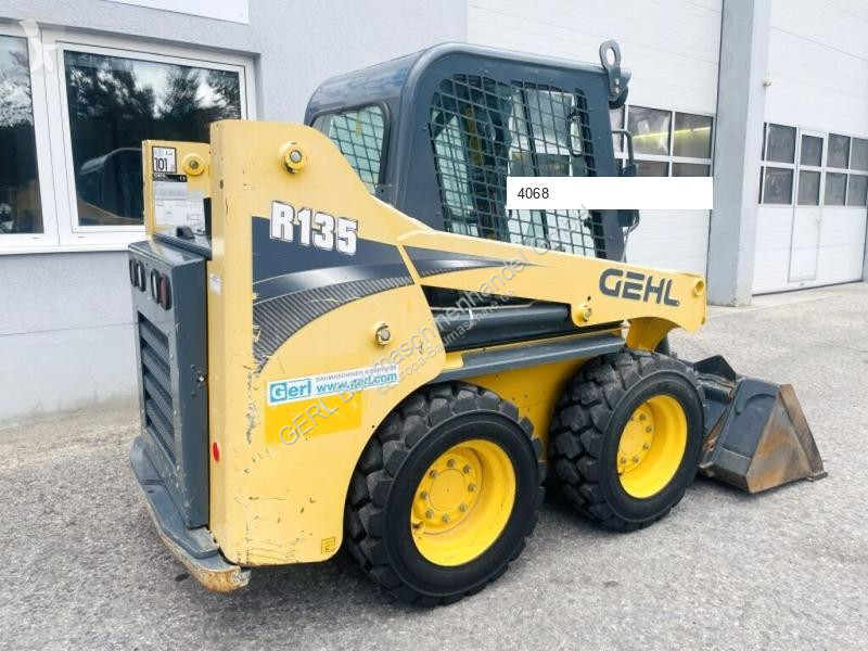 Lastare Gehl R135