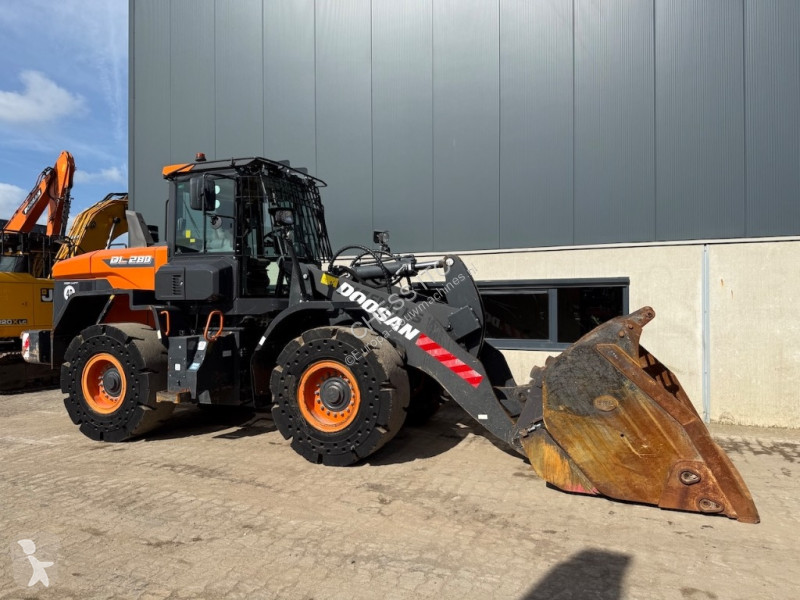 Lastare Doosan DL 280-7 - DL 280 - Solid tyres...