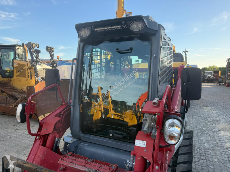 Lastare Takeuchi TL10V-2 .