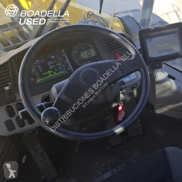 Pá carregadora Komatsu 8E0