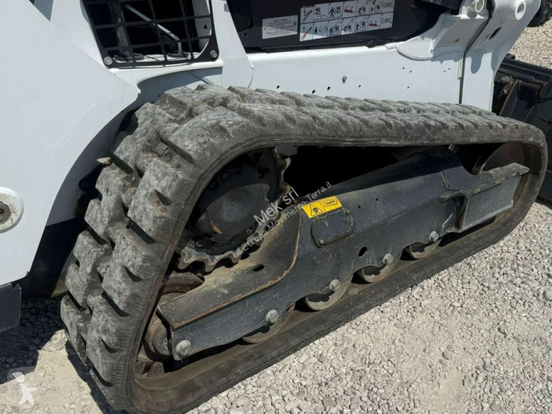Pá carregadora Bobcat T590