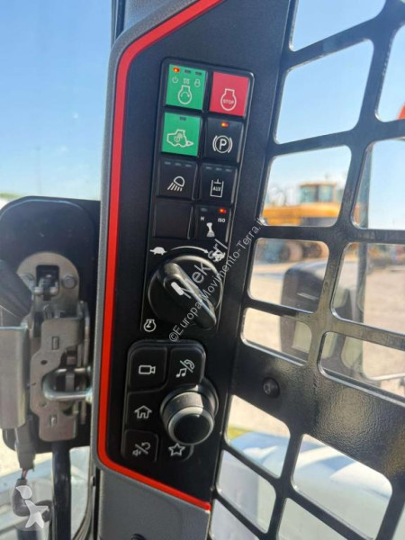 Pá carregadora Bobcat T86