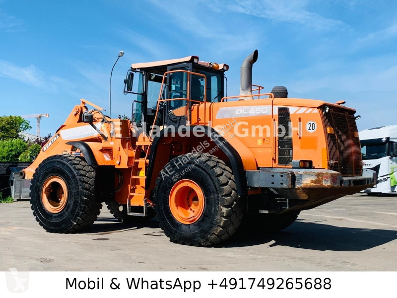 Chargeuse Doosan 4503...