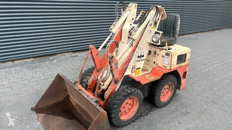 مُحمّلة Komatsu mini loader