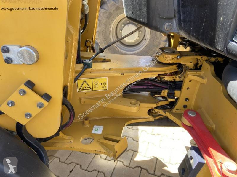Shovel Caterpillar 907M