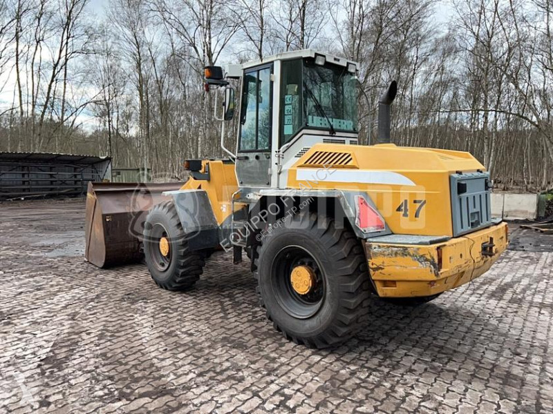 Shovel Liebherr with High-Tipping Bucket