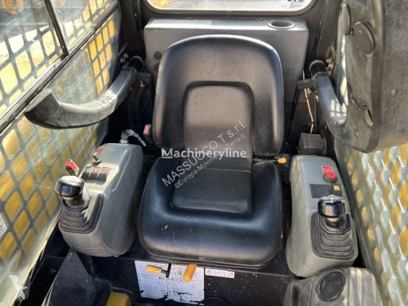 Pá carregadora Komatsu CK 20 HF