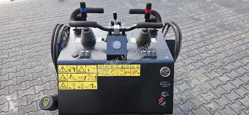 Shovel  SK 650 ELECTRIC SKIDSTEER LOADER