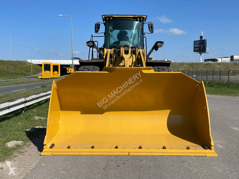 مُحمّلة Caterpillar 972M XE - CE / new tires /...
