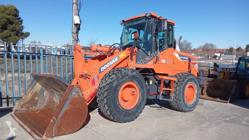 Pala cargadora Doosan 200-5