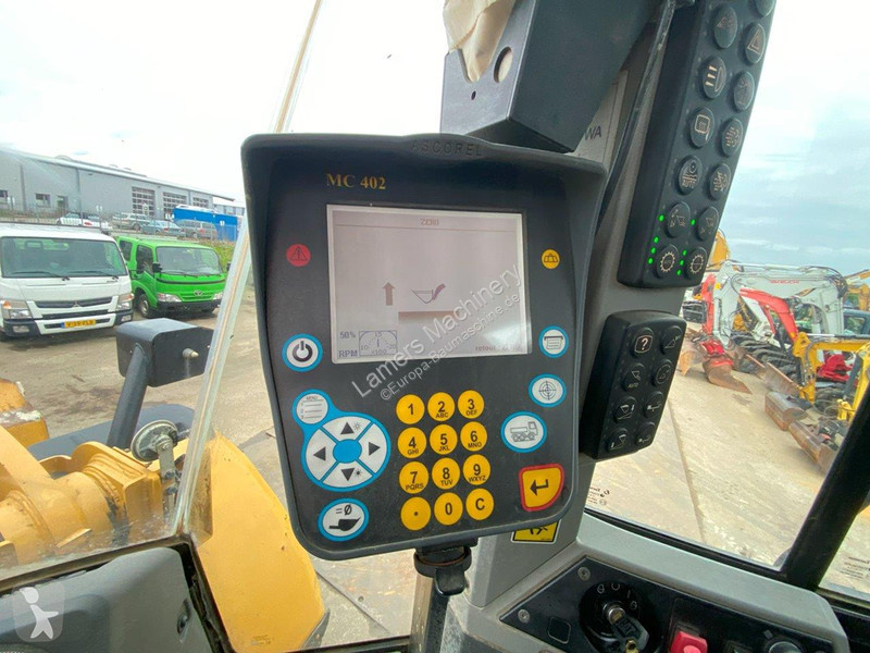 Shovel Caterpillar NVT