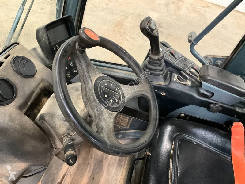 Shovel Gehl AL 600