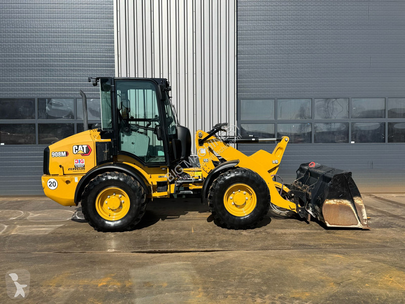 Shovel Caterpillar M